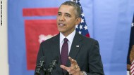 Obama Visits Powell Elementary School