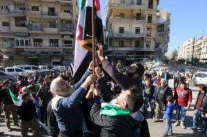 غارة جوية تصيب سوقا بسوريا والمعارضة تطالب باحترام الهدنة