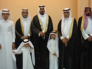 1- العريس مع عمه والد العروسه