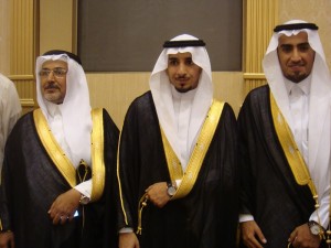 1- العريسان مع والدهم