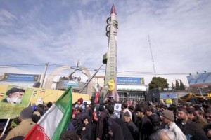 الحرس الثوري الإيراني يختبر إطلاق صواريخ باليستية