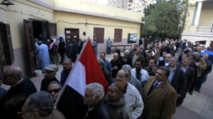 140114082335_egypt_referendum_queue_304x171_reuters_nocredit