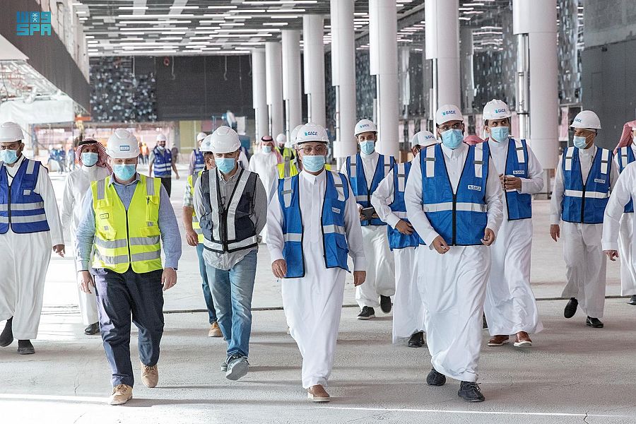 معالي رئيس الهيئة العامة للطيران المدني الأستاذ عبدالعزيز بن عبدالله الدعيلج
