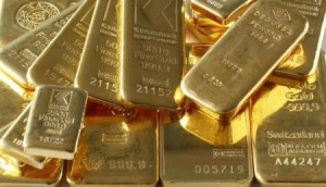 الذهب يحتفظ بمكاسبه بدعم من الطلب على الأصول الآمنة مع هبوط الأسهم