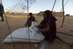 بان جي مون يزور مخيمات اللاجئين سعيا لاستئناف محادثات الصحراء الغربية