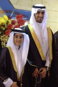 4 - العريس مع ابن اخته