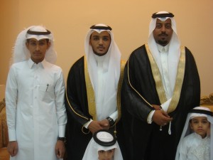 4- العريس مع الملازم اول طلال العوينان