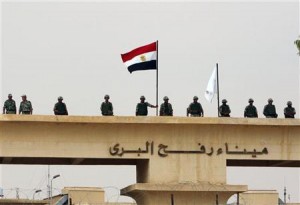 مصر تفتح معبر رفح أمام العالقين الفلسطينيين