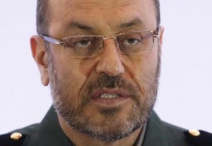وزير الدفاع: إيران تحدث صواريخها وتحصل على نظام دفاع روسي