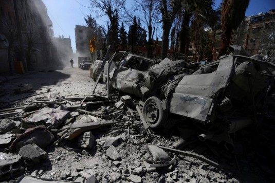 نشطاء: ضربات جوية قرب دمشق تقتل 58 شخصا على الأقل