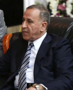وزير الدفاع العراقي ينتقد امريكا بسبب توقيت هجوم الموصل