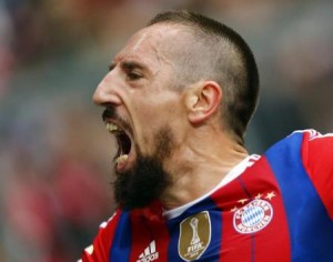 تغريم هامبورج 55 ألف يورو بعد مهاجمة أحد مشجعيه لريبري لاعب بايرن