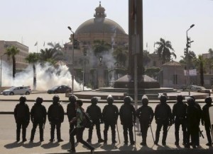 مصادر: انفجار أمام جامعة القاهرة وإصابة 5