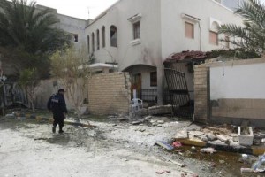متشددو الدولة الاسلامية يعلنون المسؤولية عن هجمات على مقر السفير الإيراني ومطار في ليبيا