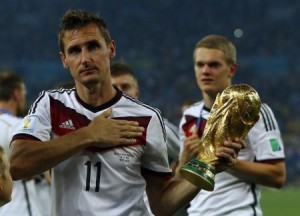 كلوسه مهاجم المانيا يعتزل اللعب الدولي