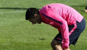مدرب برشلونة يقول إن سواريز سيعود أمام ريال مدريد