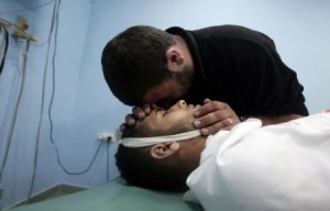 القوات الإسرائيلية تقتل فلسطينيا مع اندلاع اشتباكات في الضفة الغربية