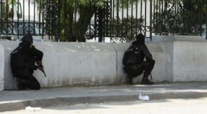 رئيس الوزراء التونسي: مقتل 19 في الهجوم على متحف بتونس بينهم 17 سائحا
