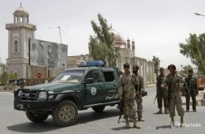 مقتل ستة مصلين في شرق أفغانستان إثر سقوط صاروخ على مسجد