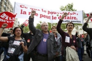 محتجون يشتبكون مع الشرطة بفرنسا في مظاهرات ضد إصلاح قانون العمل
