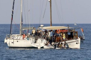إسرائيل تمنع أسطولا بحريا يقل نشطاء من الوصول لقطاع غزة