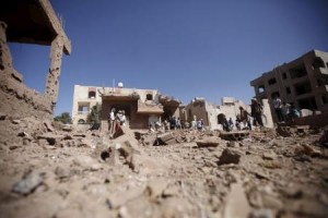 سكان: غارة للتحالف تقتل 19 مدنيا يمنيا