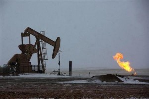 برنت يرتفع صوب 110 دولارات ويتجه لزيادة أسبوعية بفعل اضطرابات مصر