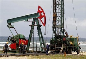 برنت دون 110 دولارات والمستثمرون يرقبون المركزي الأمريكي