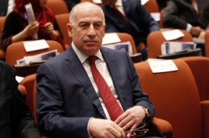 النجيفي يسحب ترشيحه لرئاسة البرلمان العراقي لتمهيد الطريق لخروج المالكي