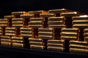 الذهب يستقر فوق 1300 دولار بفعل الوضع في أوكرانيا