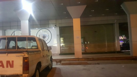 أغلاق مطعم مخالف اثر تلقي بلاغ من مواطن عبر مقطع فيديو