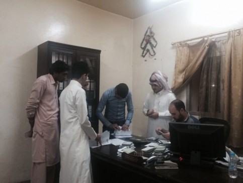الزمت وزارة العمل والتنمية الاجتماعية منشأة بصرف أجور عمالتها بالباحة وت...