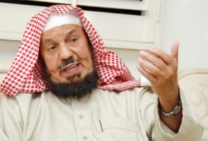 المنيع-الصلاة-في-الأبراج-المطلة-على-الحرم-كالصلاة-فيه-شريطة-رؤية-الإمام-أو-المصلين-خلفه