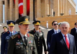 المجلس الأعلى العسكري في تركيا يقرر بقاء رئيس هيئة الأركان في منصبه