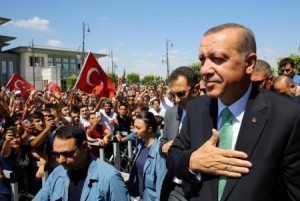 إردوغان يوقع أول مرسوم منذ إعلان حالة الطوارئ