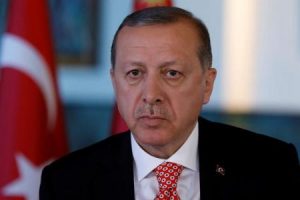 الرئيس التركي رجب طيب إردوغان خلال مقابلة مع رويترز في القصر الرئاسي بأنقرة يوم 25 أبريل نيسان 2017. تصوير: أوميت بكطاش - رويترز.