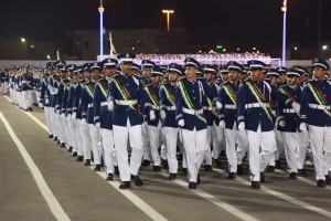جانب من العرض العسكري للخريجين من هذا المعهد  (1)