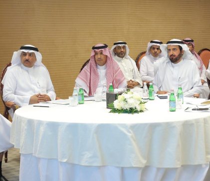 د. الربيعة ود.الغفيص خلال الورشة